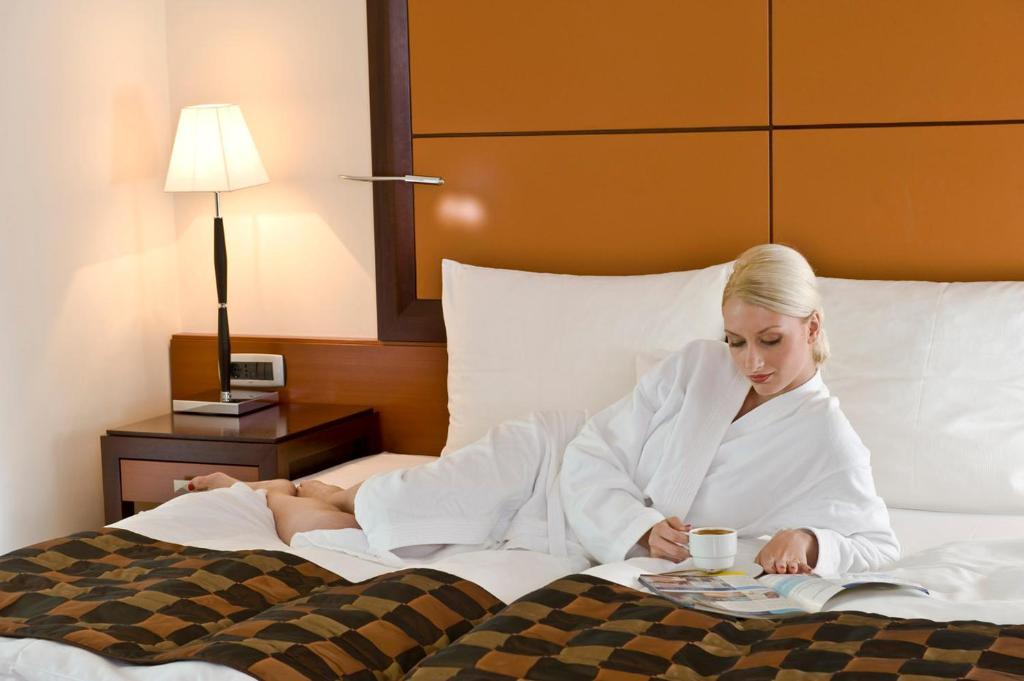 بودغوريتْسا Aparthotel Premier الغرفة الصورة