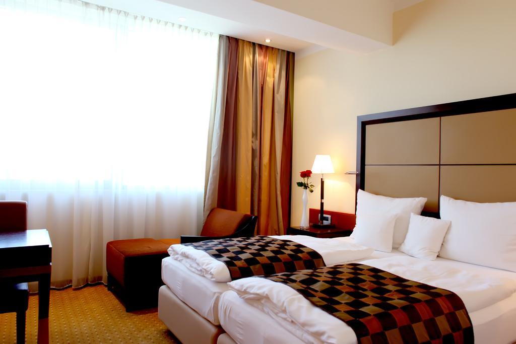 بودغوريتْسا Aparthotel Premier الغرفة الصورة